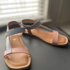 NEW-- Seychelles Sandals - pastel, *Cine* style. Size 8.5